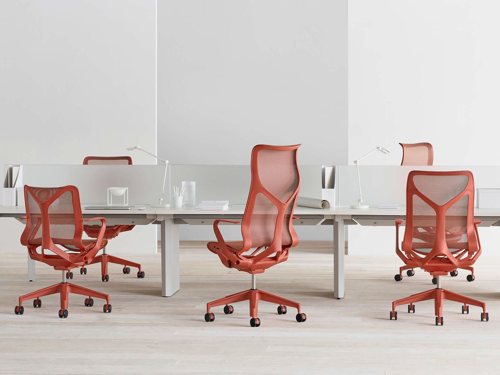 Scaunele de birou pentru coworking: Cum să alegi cele mai bune opțiuni pentru spații comune?