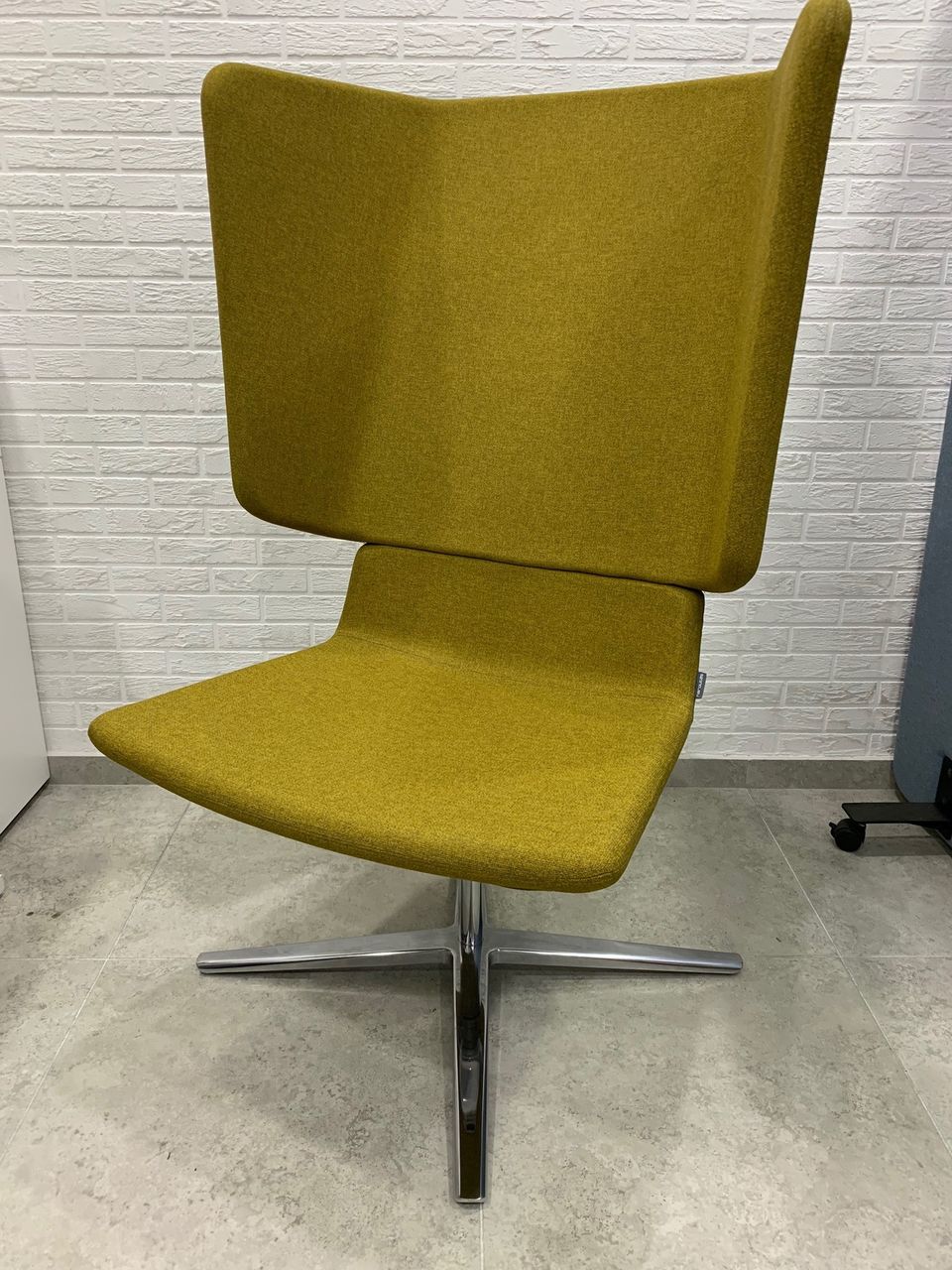 Twist&Sit, L16