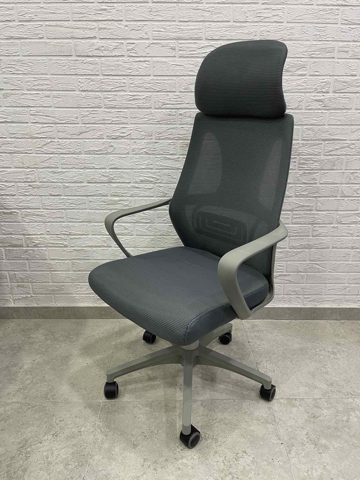 Marius HB, grey