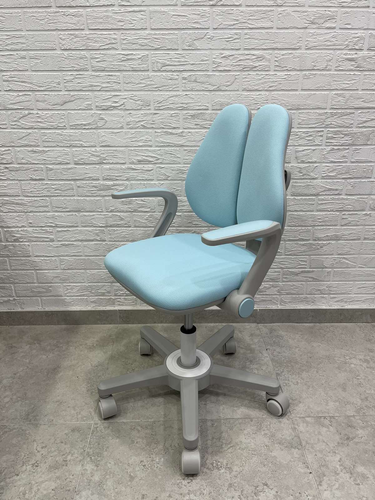 Ergo-KID-001, blue