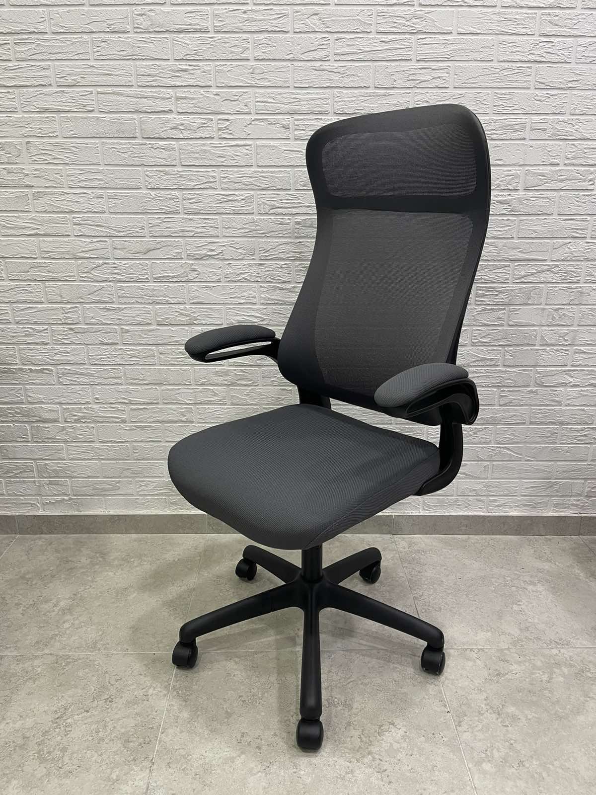 Aron, dark grey